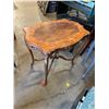 Image 2 : Accent table
