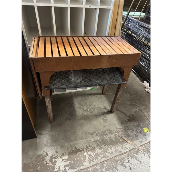 Potting table 32.5 inches long 16 deep 30.5 tall