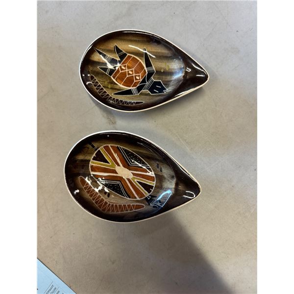 Little footed dishes
