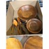Image 2 : Wood serving items