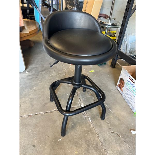 Pneumatic shop Stool