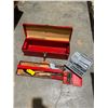 Image 1 : Toolbox and contents