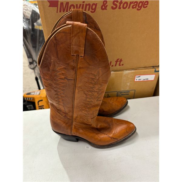 Cowboy boot size 7