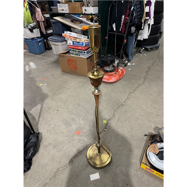 Floor lamp