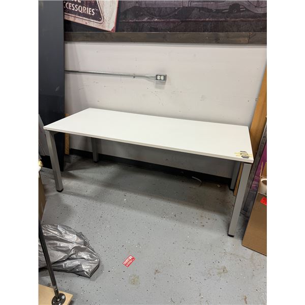 Table 6 feet long 30 inches wide 29 1/2 inches tall has side run off as well not pictured
