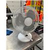 Image 1 : Table fan