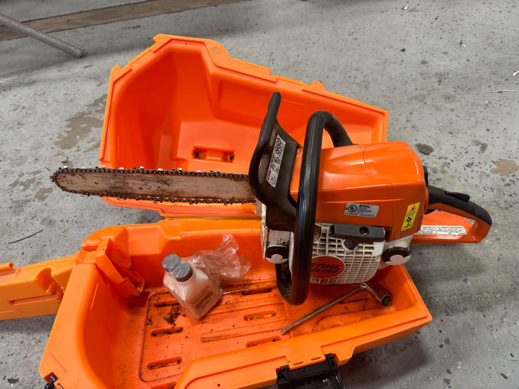 Stihl chainsaw MS250