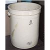 Image 1 : 8 GALLON MEDALTA POTTERIES STONEWARE CROCK