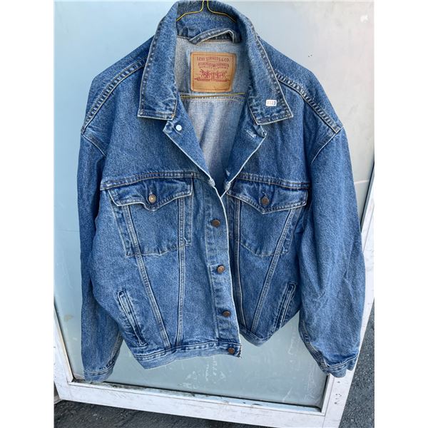 Lot of 1 Levi Strauss & Co. Original Jean Jacket - Size Large