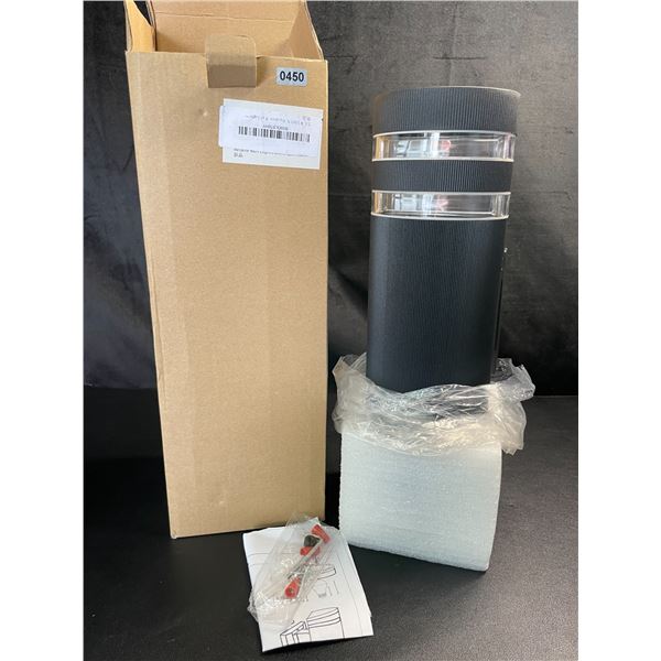Lot of 1 Outdoor Wall Light - Brand New