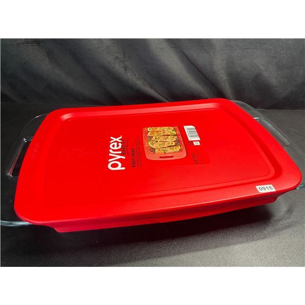 Lot of 1 PYREX Easy-Grabe Glass Baking Dish w/ Handles & Lid (Lid Has Small Crack - See Photos)