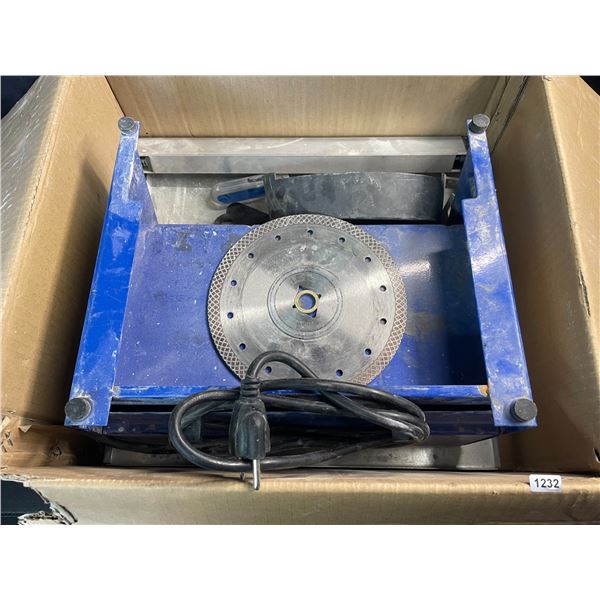 Lot of 1 Master Cut 7-Inch Portable Tile Saw - Used - Works