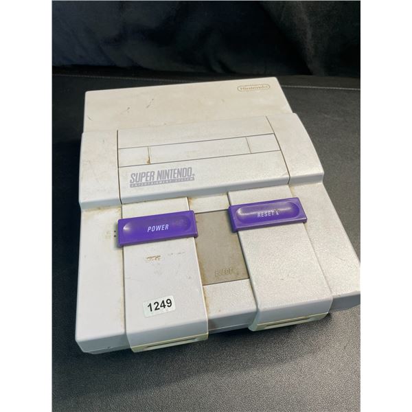 Lot of 1 Super Nintendo Entertainment System - Used - No Cords