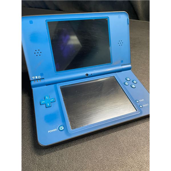 Lot of 1 Nintendo DSi XL Handheld Video Game Console - Blue - Used - Works