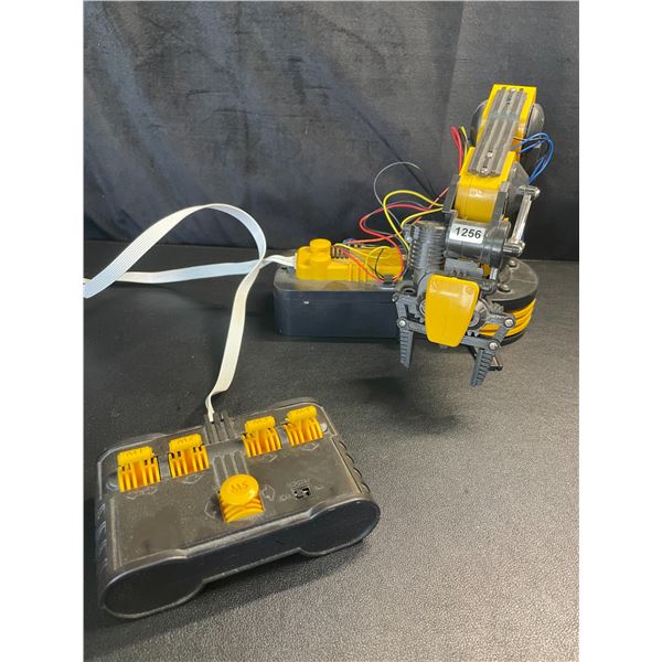 Lot of 1 Remote Control Robot Arm Toy - Used - Works