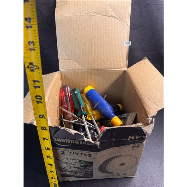 Lot of 1 8x8" Box of Miscellaneous Screwdrivers - Used