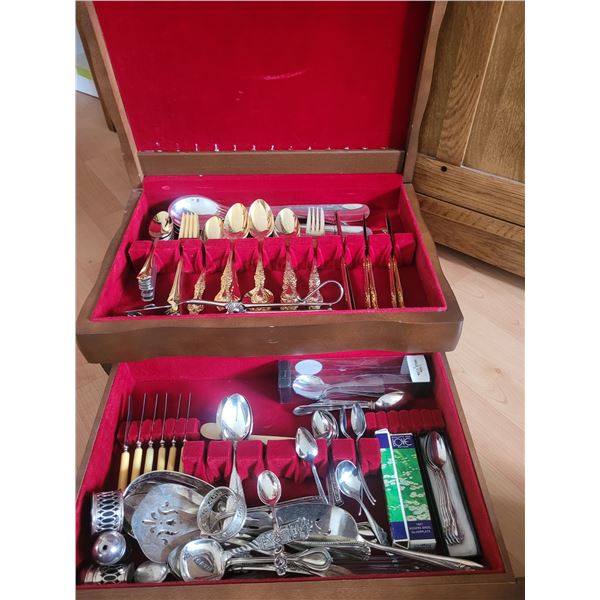 Wood case of cutlery A