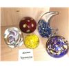 Image 1 : Glass Paper Weights A