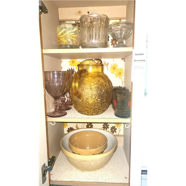 Vintage Mixing & Serving A