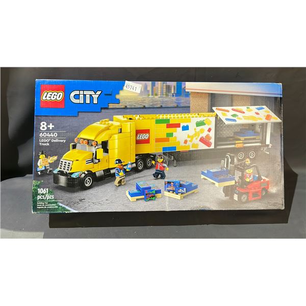 LEGO CITY LEGO DELIVERY TRUCK BUILDING TOY 60440 (MAY BE MISSING PIECES)