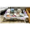 Image 1 : BIN OF ASSORTED SPORTS CARDS