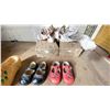 Image 2 : SHELF OF ASSORTED COLLECTIBLE/DECORATIVE SHOES