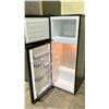 Image 2 : RCA SMALL FRIDGE 21" X 55"