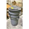 Image 2 : 3 WASTE BINS WITH 2 LIDS