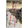 Image 2 : 8' ALUMINUM STEP LADDER & PLASTIC PIECE