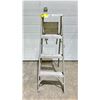 Image 2 : 4' ALUMINUM STEP LADDER