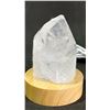 Image 2 : LIGHT WITH CLEAR QUARTZ RETAIL $400