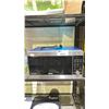 Image 1 : GALANZ EXPRESSWAVE MICROWAVE (UNKNOWN CONDITION, MAY BE MISSING PIECES)