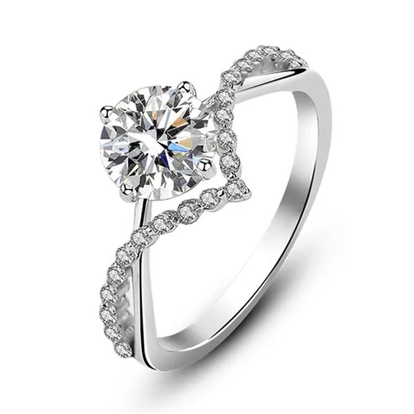 Sterling Silver 1.0ct Moissanite Diamond Cross Over Chanel Ring