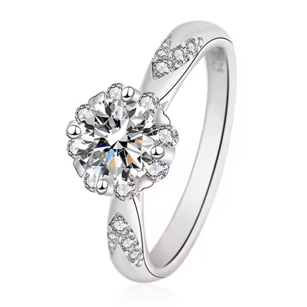 Sterling Silver 1.0ct Moissanite Diamond Chanel Ring