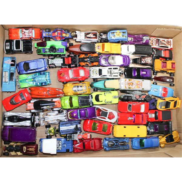 ASST. HOTWHEELS / DIECAST CARS 