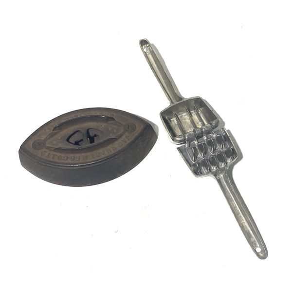 VINT. ICE CRUSHER & VINT. STOVE TOP SAD IRON - NO HANDLE