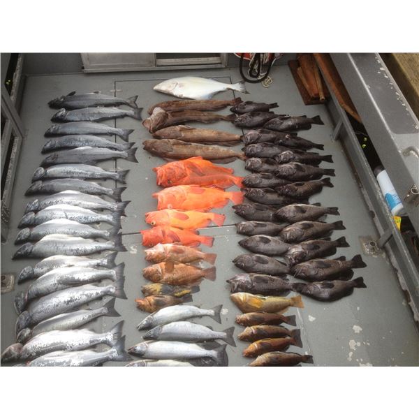 GLACIER BAY EAGLES NEST LODGE: 6-Day/5-Night Fishing Experience in Beautiful Alaska for One