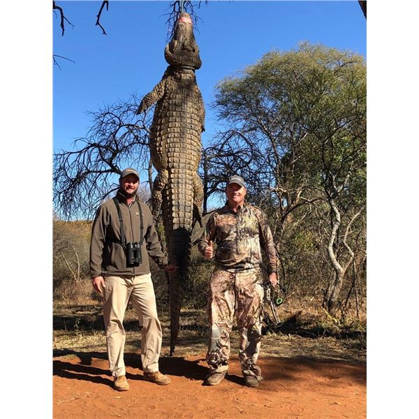 SPIRAL HORN SAFARIS: 4-Day Crocodile Hunt and Dinner Under the Stars for One Hunter and One Non-Hunt