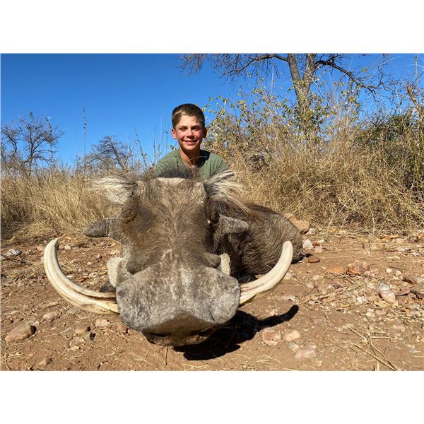 ZANDER OSMERS SAFARIS: Crocodile and Plains Game Package for Two Hunters and Two Non-Hunters