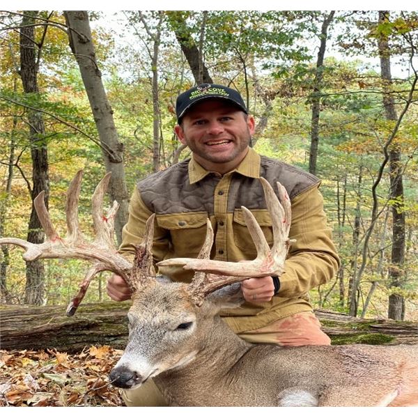 BIG COVE WHITETAIL: Trophy Whitetail Hunt in Pennsylvania for One Hunter and One Non-Hunter