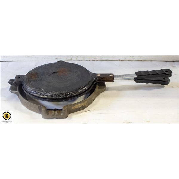 VINTAGE CAST IRON HEART PRESS WITH STAND