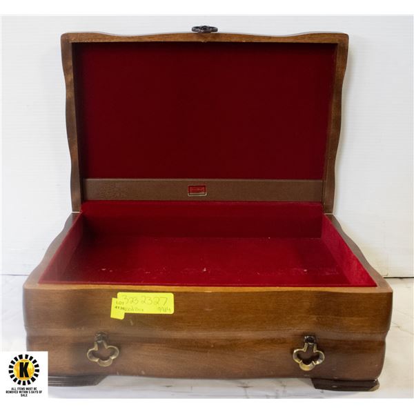 WOODEN BOX