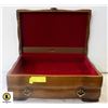 Image 1 : WOODEN BOX