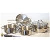 Image 1 : 6 STAINLESS SET OF POTS AND PAN
