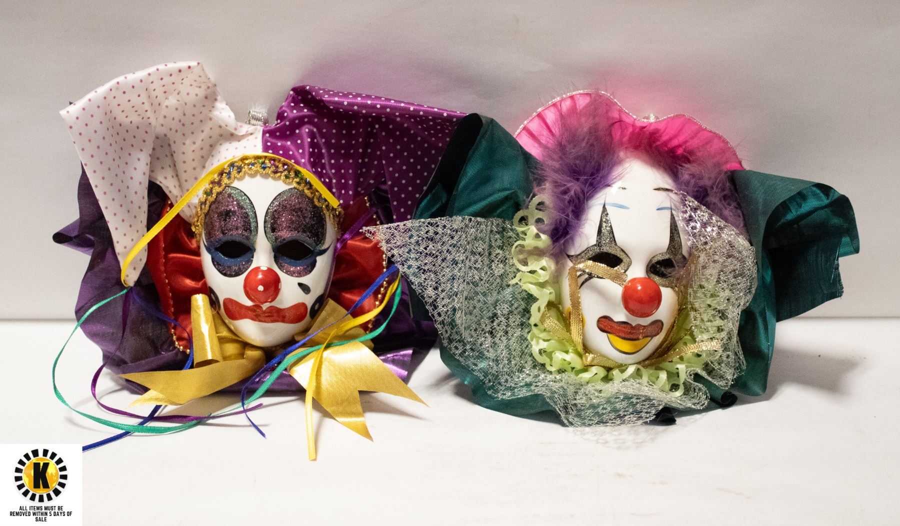 PAIR OF CLOWN VINTAGE CERAMIC MASKS pair-of-clown-vintage-ceramic-masks