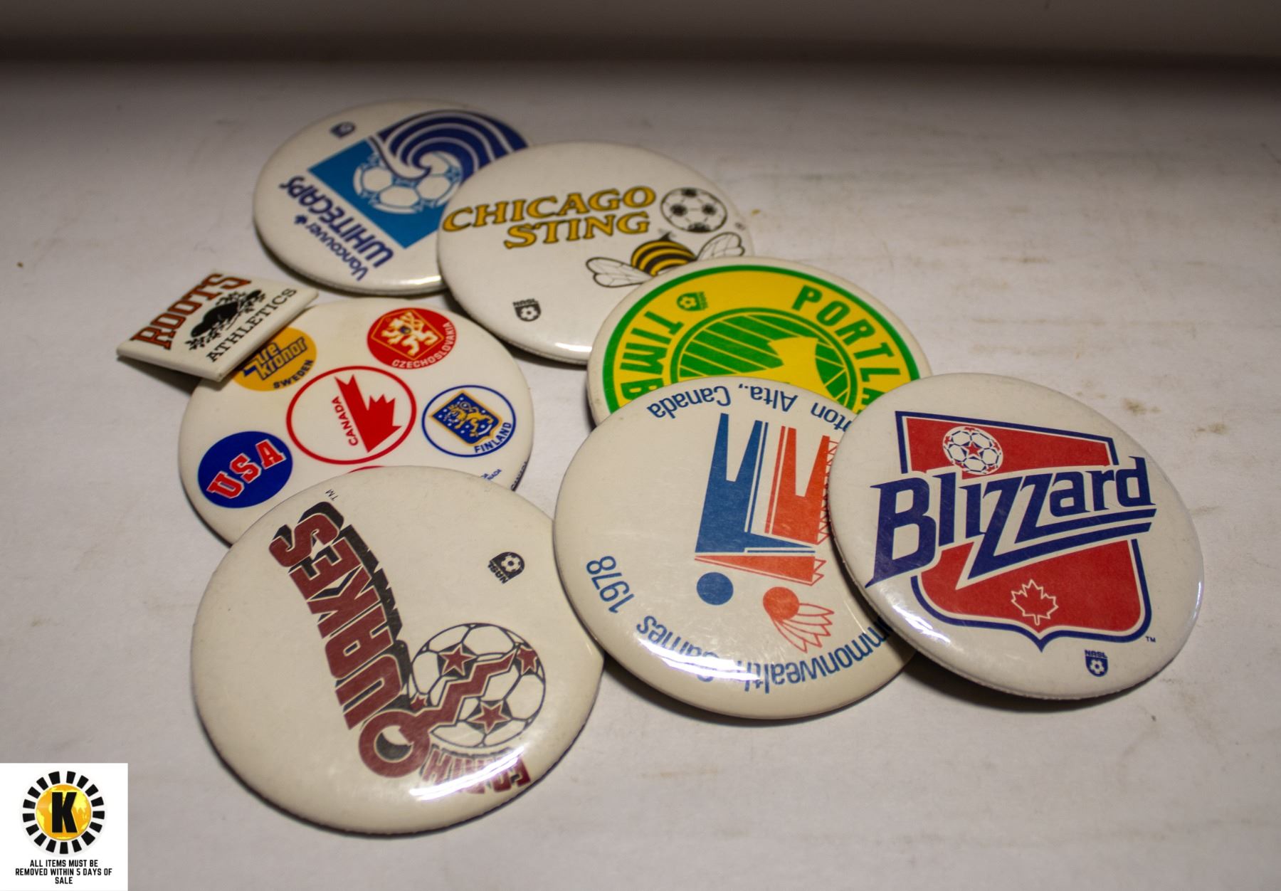 LOT OF 8, 1970'S VINTAGE PINBACK BUTTONS