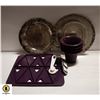 Image 1 : EPICURE BAKING AND VINTAGE DISPLAY TRAYS (Q)