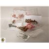 Image 1 : LOT OF HAIR BARRETTS AND CLIPS