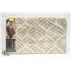 Image 1 : NEW WILLA MAY SET OF TWO BATH RUGS