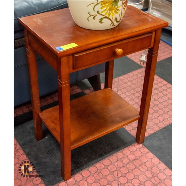 WOOD SIDE TABLE WITH DRAWER